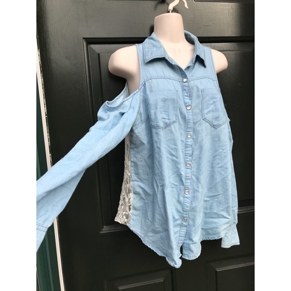 Forever 21 Tops - ✨ Denim Cold Shoulder Lace Long Sleeve Top